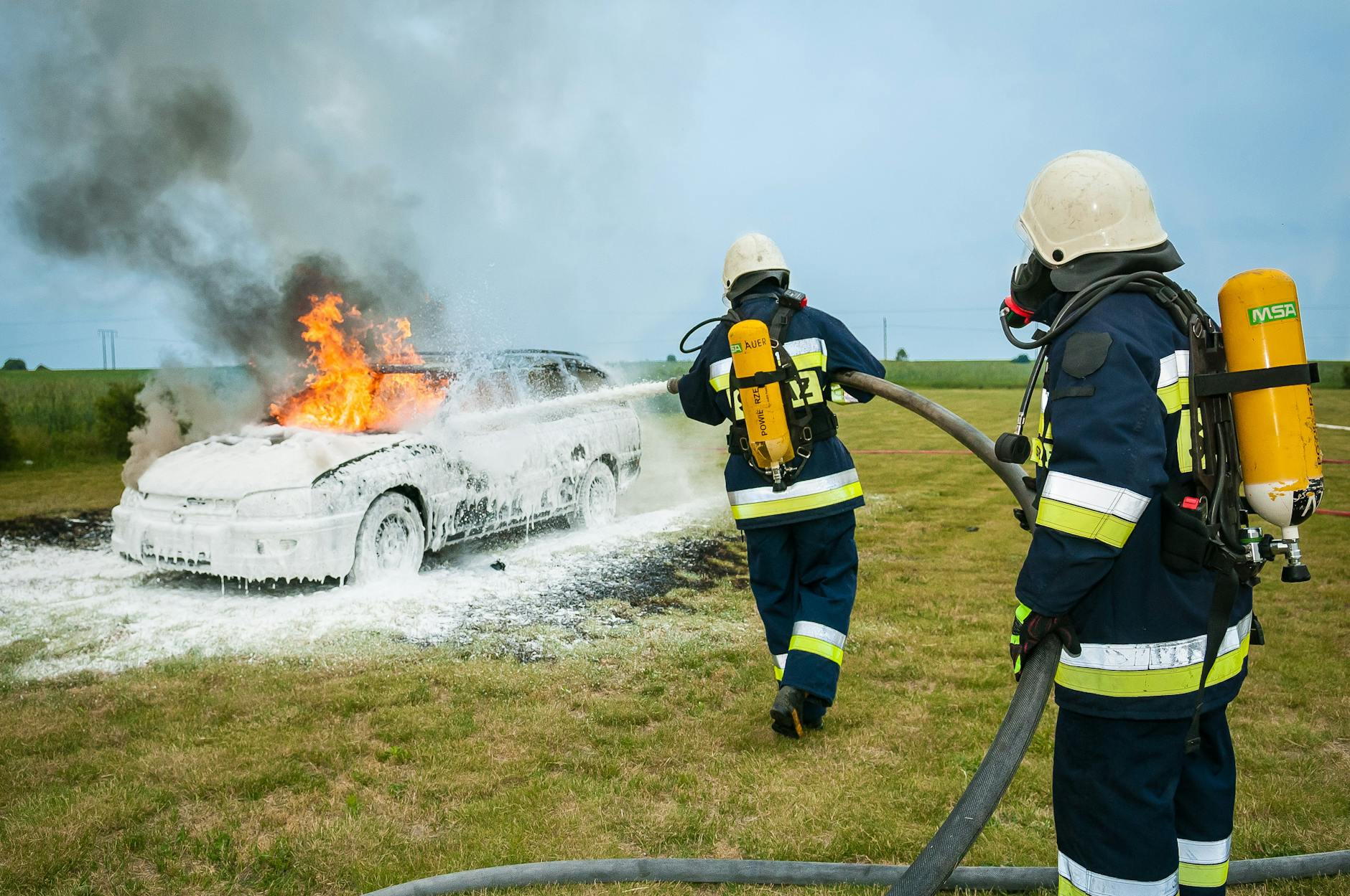 firefighter-extinguish-fire-extinction-47863 Arti Mimpi Melihat Kecelakaan