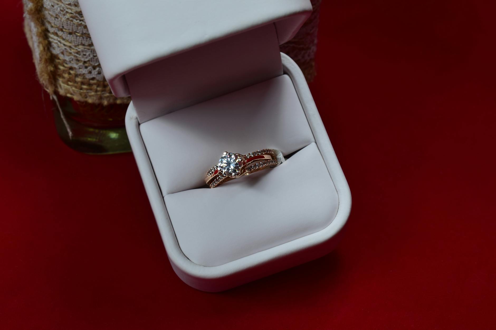 pexels-photo-15952894 Arti Mimpi Membeli Barang Mahal atau Berharga