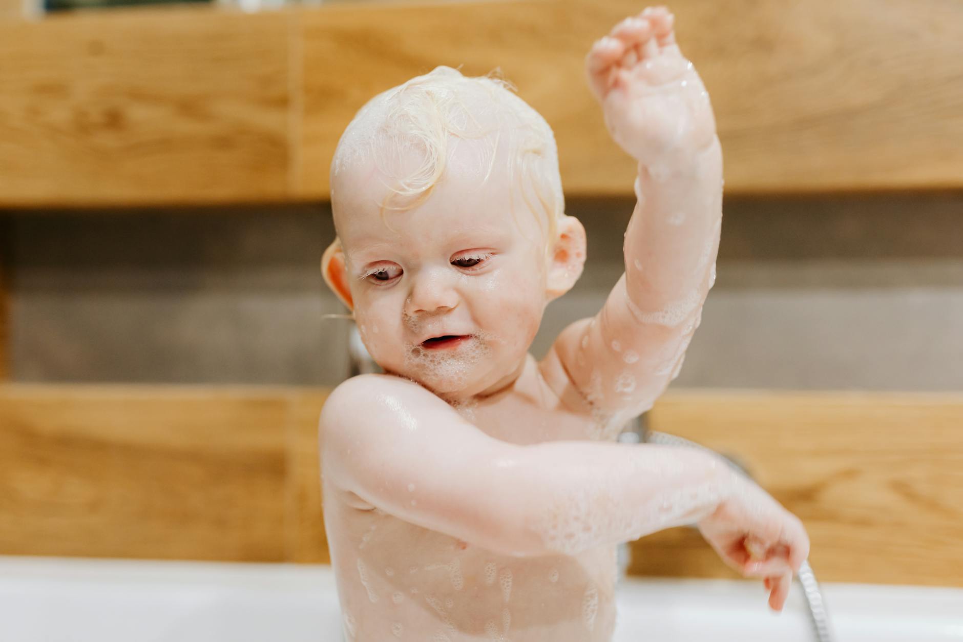pexels-photo-8909872 Mimpi Memandikan Bayi atau Hewan Peliharaan