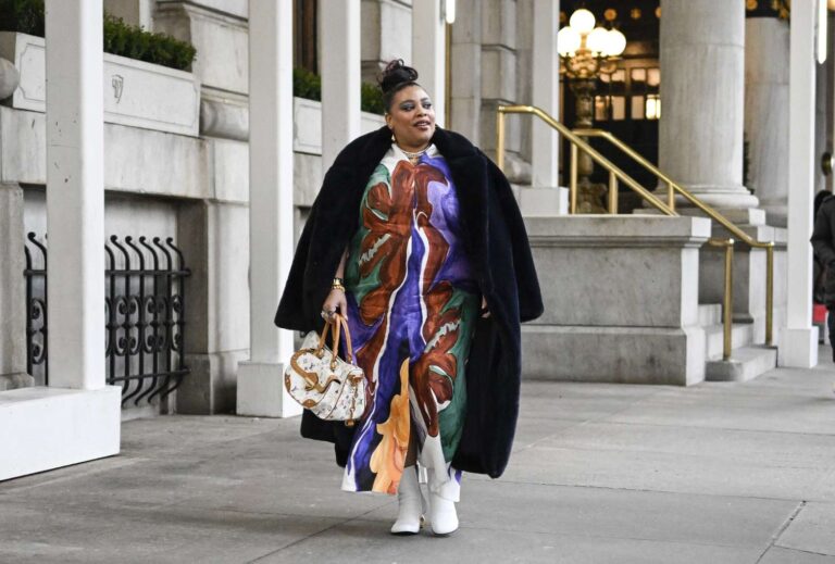 Erek Erek 2D Arti Mimpi Baju Kebesaran