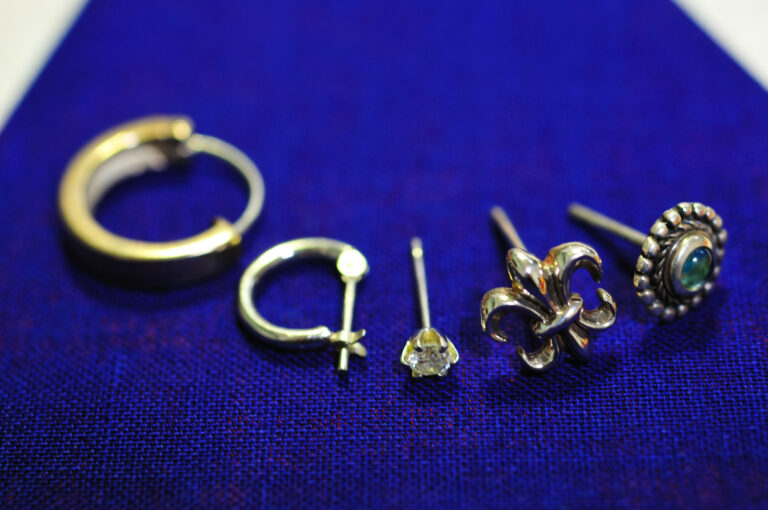 Erek Erek 2D Arti Mimpi Anting-Anting