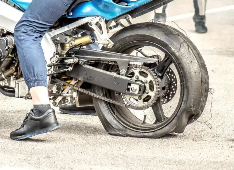 Erek Erek 2D Arti Mimpi Ban Motor Pecah: Tanda Bahaya atau Peringatan? - Mimpi merupakan jendela alam bawah sadar yang sering mengandung makna tersembunyi.