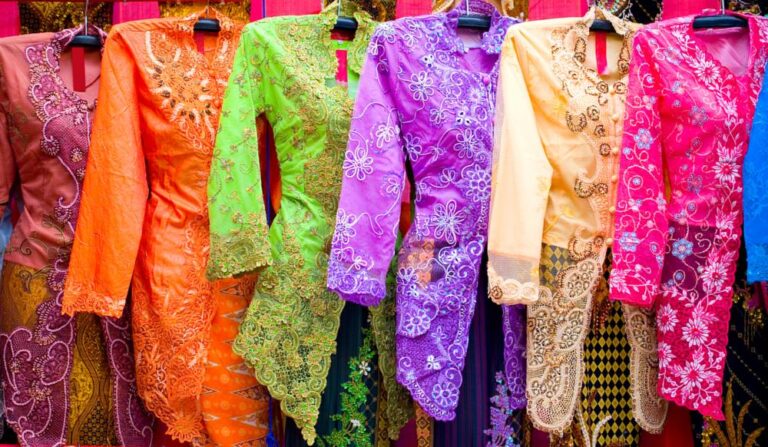 Erek Erek 2D Arti Mimpi Baju Kebaya