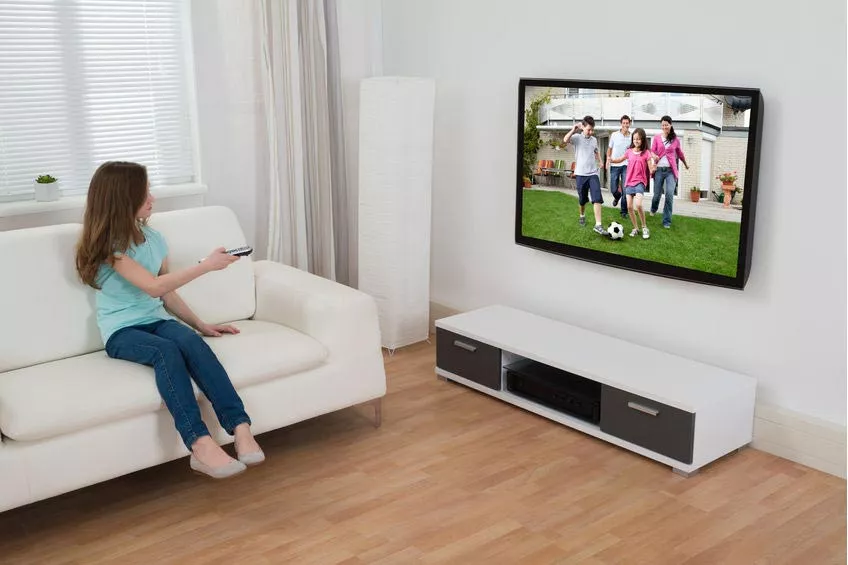 050999800_1483453605-Dampak-Buruk-Nonton-Televisi-bagi-Anak-1 Arti Mimpi Tentang Menonton TV: Antara Hiburan dan Pesan Alam Bawah Sadar