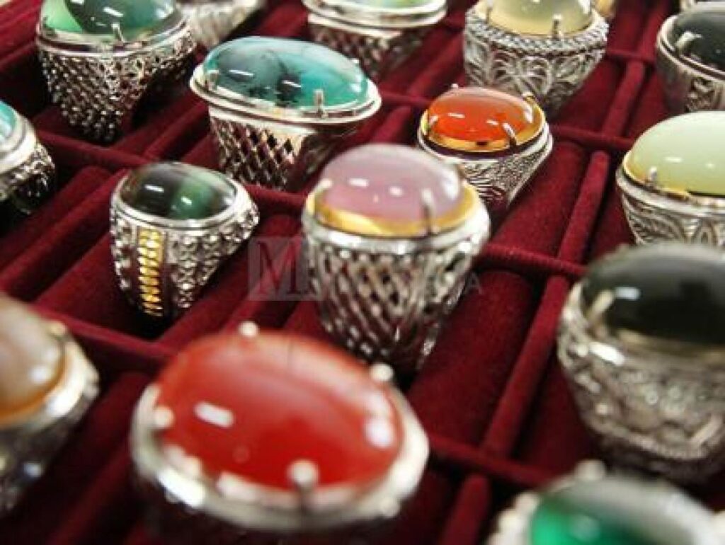 133208-1024x770 Arti Mimpi Tentang Batu Cincin: Simbol Keberuntungan dan Harapan Tersembunyi
