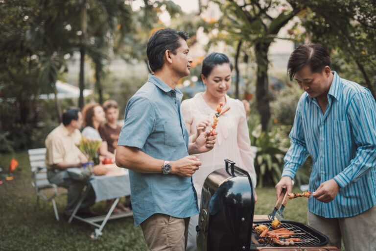 Arti Mimpi Tentang Tetangga: Pertanda Sosial, Kewaspadaan, atau Hubungan yang Perlu Diperhatikan?