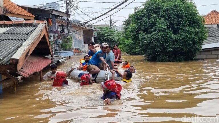 Arti Mimpi Tentang Banjir: Simbol Emosi, Peringatan, atau Rezeki?