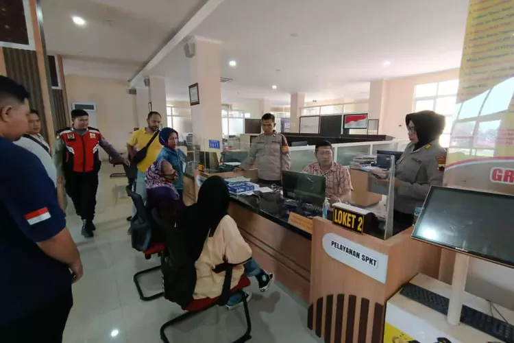 copet-cfd-41860658 Arti Mimpi Melihat Banyak Orang di Kantor Polisi