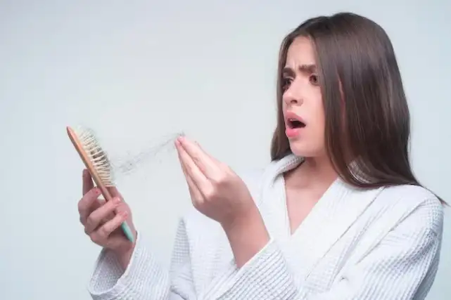 Arti Mimpi Tentang Sisir: Pertanda Perubahan, Perawatan, atau Peringatan?