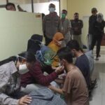 Arti Mimpi Melihat Banyak Orang di Kantor Polisi: Pertanda, Makna Psikologis, dan Erek-Erek 2D