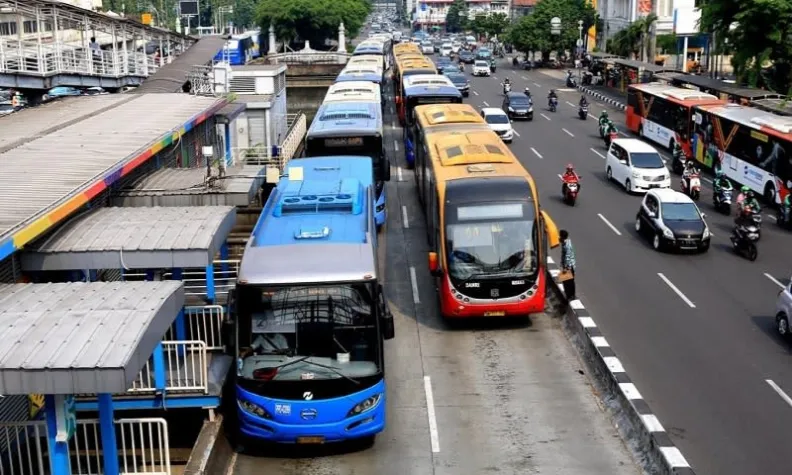 tj Arti Mimpi Naik Kendaraan Umum: Pertanda Perjalanan Hidup dan Simbol Perubahan