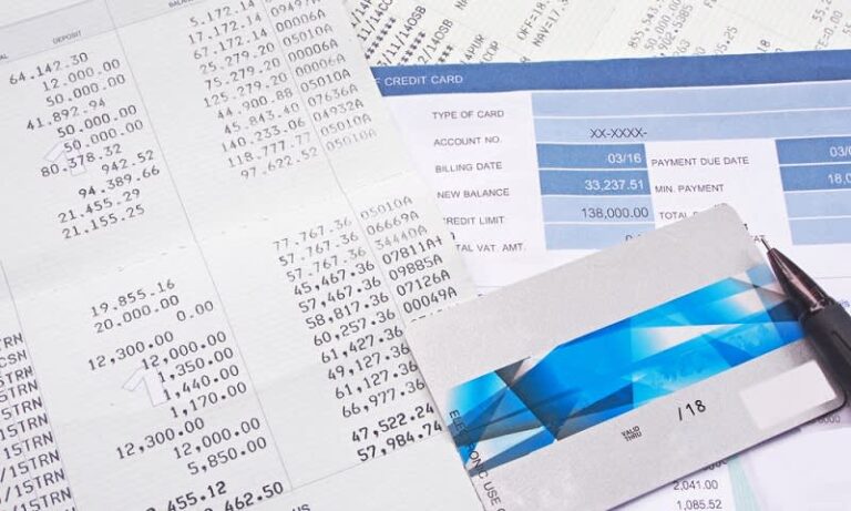 Arti Mimpi Melihat Banyak Buku Bank: Pertanda Rezeki, Kekhawatiran, atau Perubahan Finansial? - Mimpi sering kali dianggap sebagai jendela alam bawah sadar.